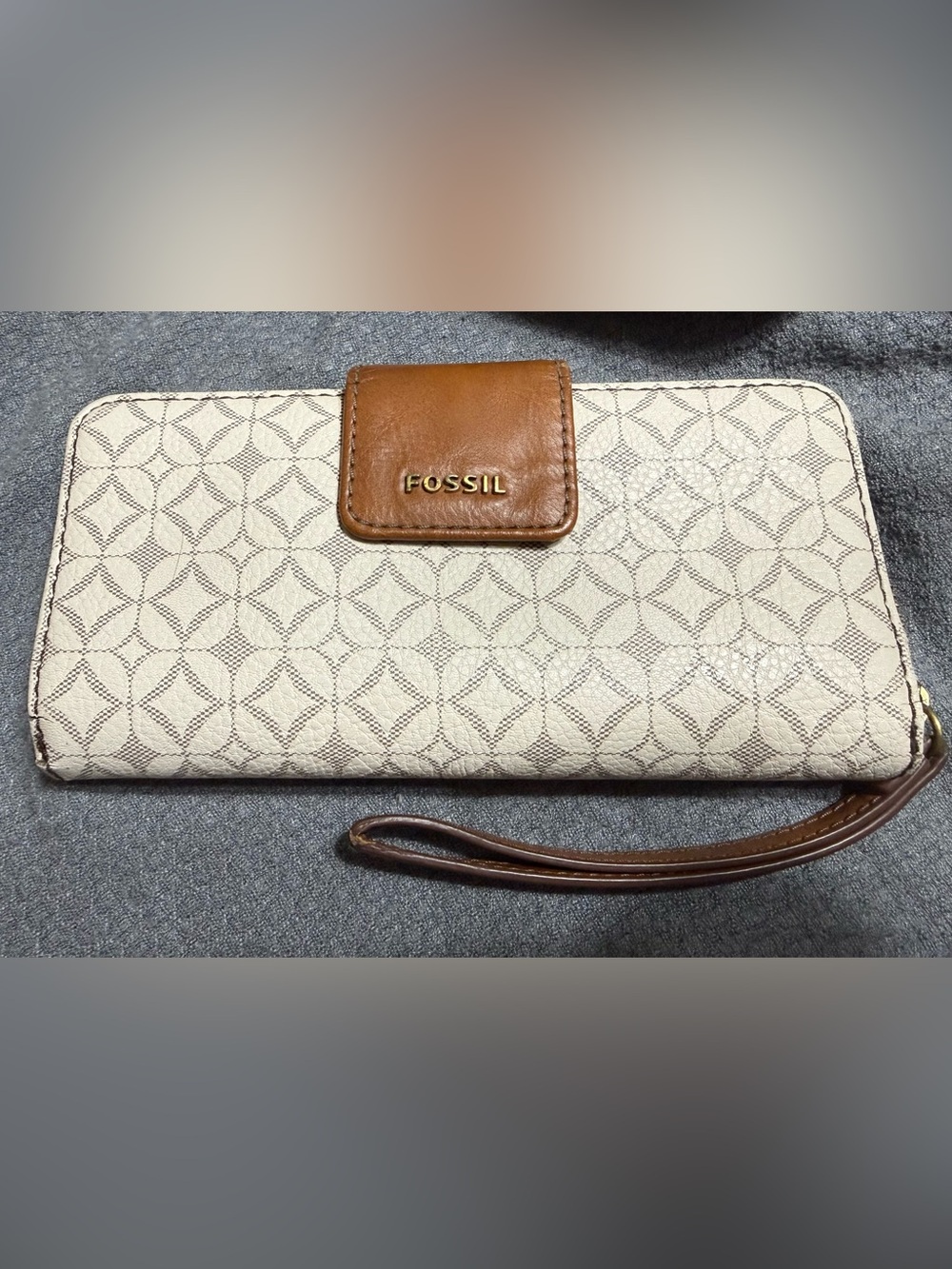 Vintage Fossil Madison Geometric Print Coated Canvas Zip Around Wristlet Wallet